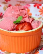 Мороженое домашний клубничный щербет из йогурта
