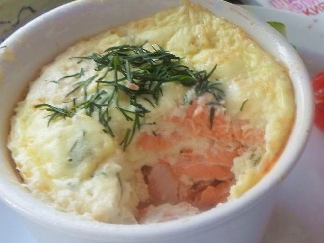 Рецепт нежнейшего суфле из форели с творожно-яичной заливкой