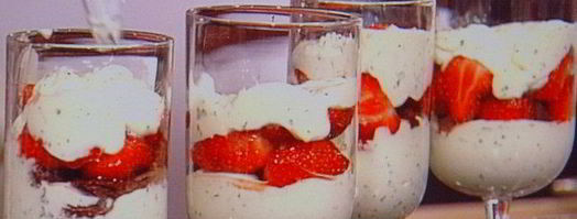 базиликовый тирамису с клубникой. Шаг 11