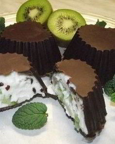 Творог в шоколаде с фруктами