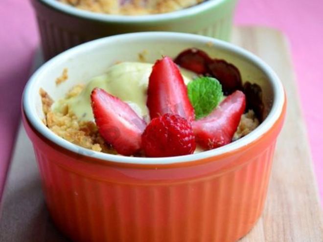 Рецепт ягодного крамбла