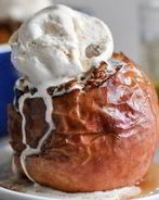 Запеченные яблоки с творожно-ванильной начинкой