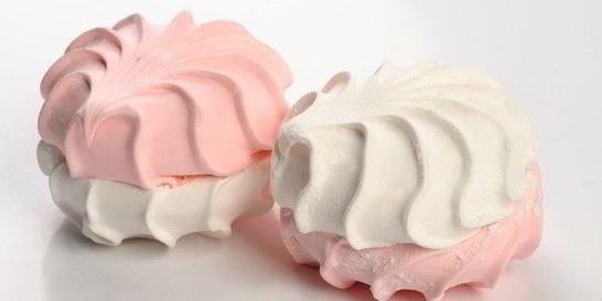 Розовый яблочный зефир