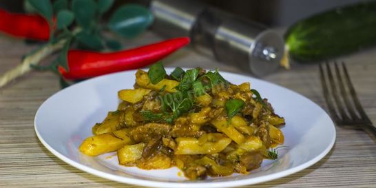 Азу из говядины с солеными огурцами