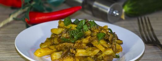 азу из говядины с солеными огурцами. Шаг 20