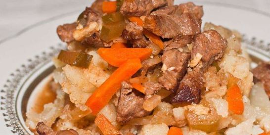 Азу с солеными огурцами и с картошкой