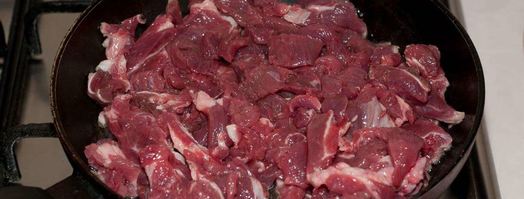 азу с солеными огурцами и с картошкой. Шаг 8