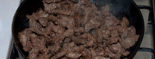 азу с солеными огурцами и с картошкой. Шаг 9