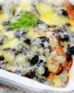 Ароматные картофельно-кабачковые драники, запеченные с подберезовиками