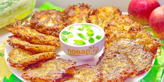 Драники из картофеля, кабачка и яблока