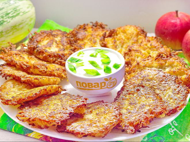 Рецепт драников из картофеля, кабачка и яблока
