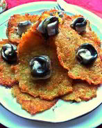 Драники морковно-картофельные с килечкой