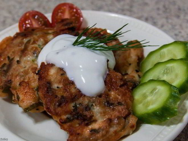 Рецепт драников с курицей и сыром