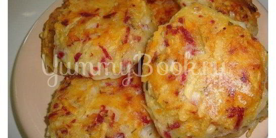 Драники с ветчиной, сыром и зеленью