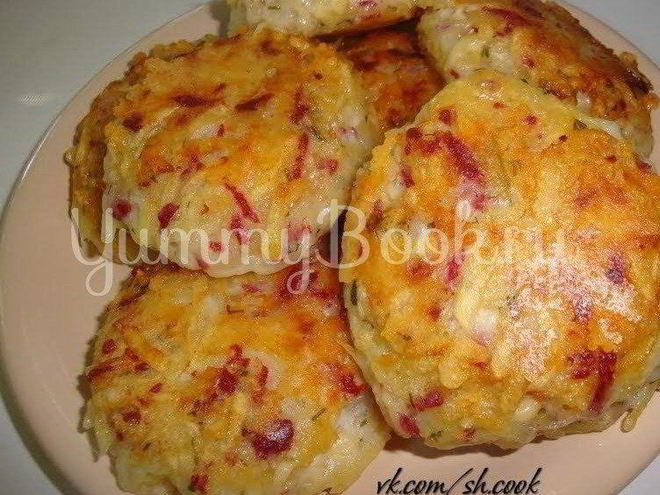 Рецепт драников с ветчиной, сыром и зеленью