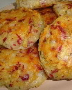 Картофельные драники с сыром и ветчиной