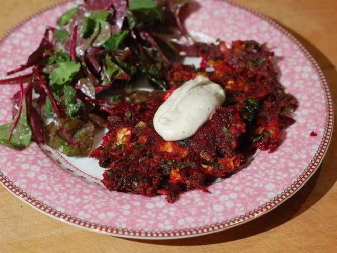 Рецепт свекольных драников с брынзой