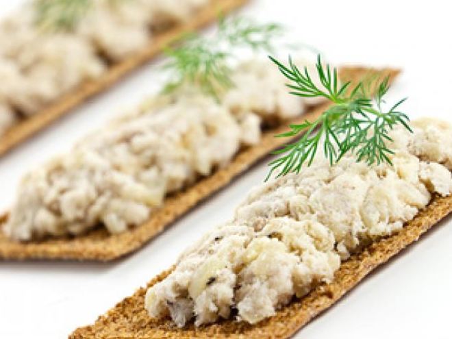 Рецепт рыбного форшмака на сухарных пластинках