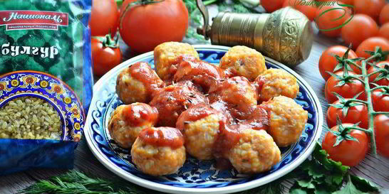 Фрикадельки из булгура в томатном соусе