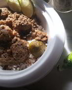 Фрикадельки патанг в кокосовом молоке с грибами