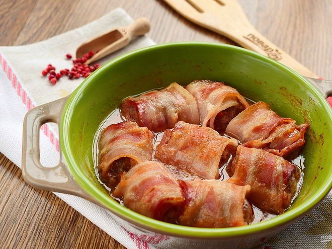 Рецепт фрикаделек с беконом в сливочно-томатном соусе