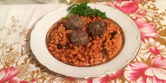 Фрикадельки с белой фасолью