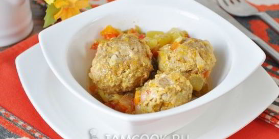 Фрикадельки с овощами и розмарином