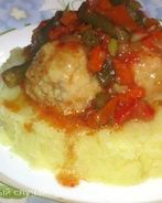 Фрикадельки с овощами в кисло-сладком соусе