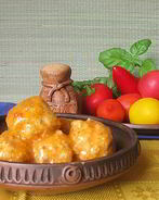 Фрикадельки в овощном соусе