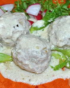 Фрикадельки в сливочно-сырном соусе