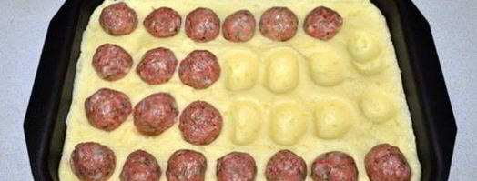 фрикадельки, запеченные с картофельным пюре. Шаг 4