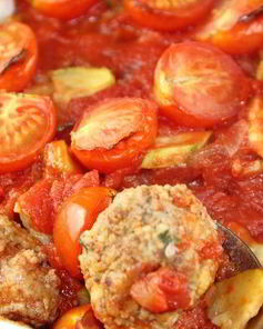 Фрикадельки, запеченные с овощами