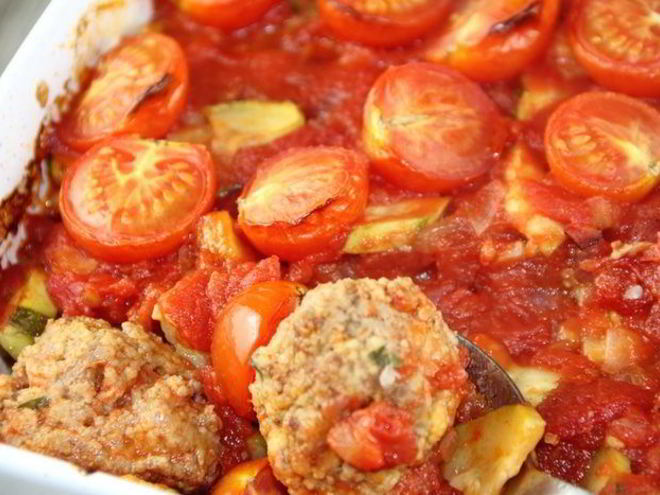 Рецепт фрикаделек, запеченных с овощами