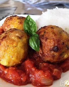 Куриные фрикадельки с моцареллой