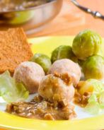 Куриные фрикадельки с соусом из шампиньонов