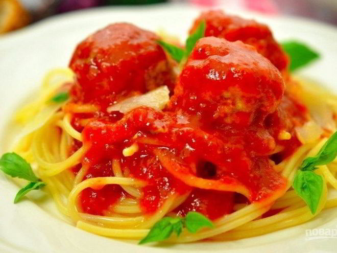 Рецепт куриных фрикаделек в ароматном томатном соусе