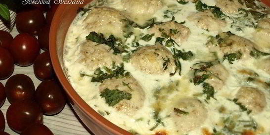 Куриные фрикадельки, запеченные в сливках