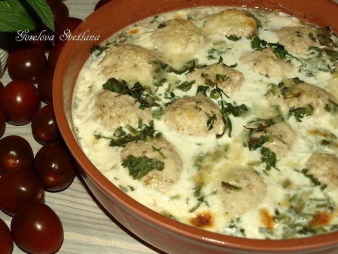 Рецепт куриных фрикаделек, запеченных в сливках