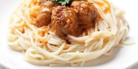 Макароны с фрикадельками