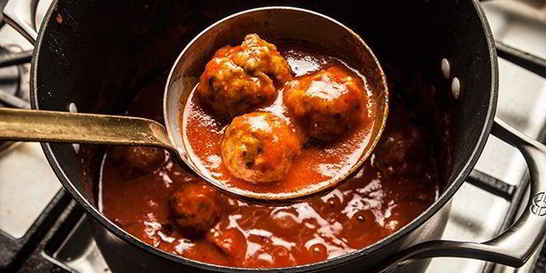 Мясные фрикадельки с подливкой