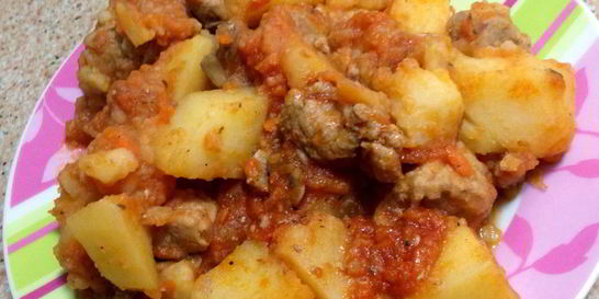 Картофель со свининой в мультиварке