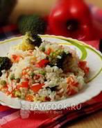 Рис с брокколи и зеленым горошком