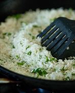 Рис с зеленью на гарнир