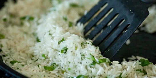 Рис с зеленью на гарнир