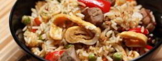 рис со свининой, омлетом и овощами. Шаг 7