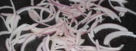 жареная картошка с яйцом и луком. Шаг 3