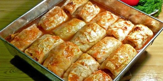 Голубцы в духовке в томатном соусе