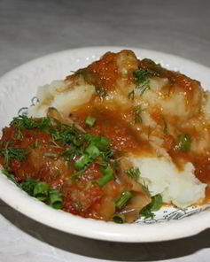 Голубцы в подливе с пюре