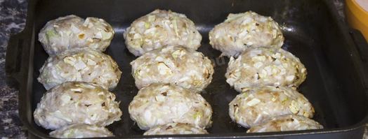 ленивые голубцы в духовке в сметанном соусе. Шаг 15