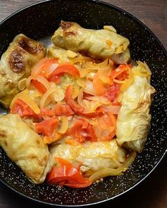 Замороженные голубцы на сковороде